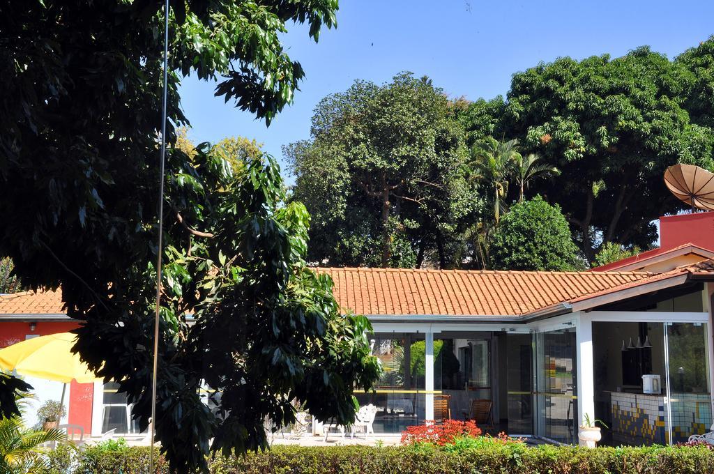 ריבייראו פרטו Pousada Shangrila מראה חיצוני תמונה